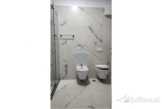 Shtepi me qera 2+1 ne Tirane - 1,509 Euro