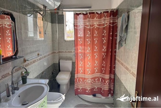 Shtepi me qera 2+1 ne Tirane - 550 Euro