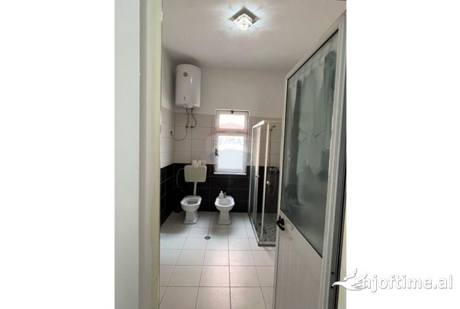 Shtepi me qera 2+1 ne Tirane - 550 Euro