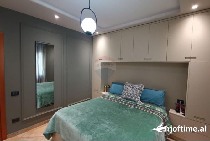 Shtepi ne shitje Apartament ne Tirane, 1+1, Mobilimi E mobiluar, Pagesa 127,000  Euro.