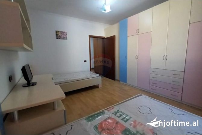 Shtepi me qera Apartament ne Tirane, 2+1, Mobilimi E mobiluar, Pagesa 750  Euro.