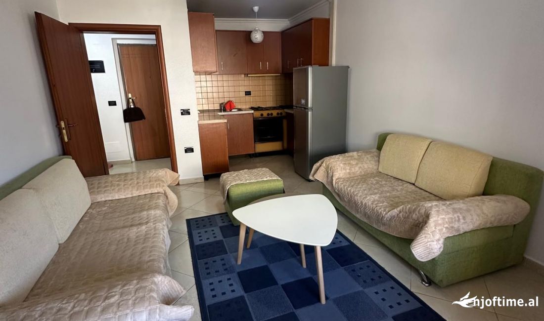 Shtepi me qera Apartament ne Tirane, 2+1, Mobilimi E mobiluar, Pagesa 500  Euro.