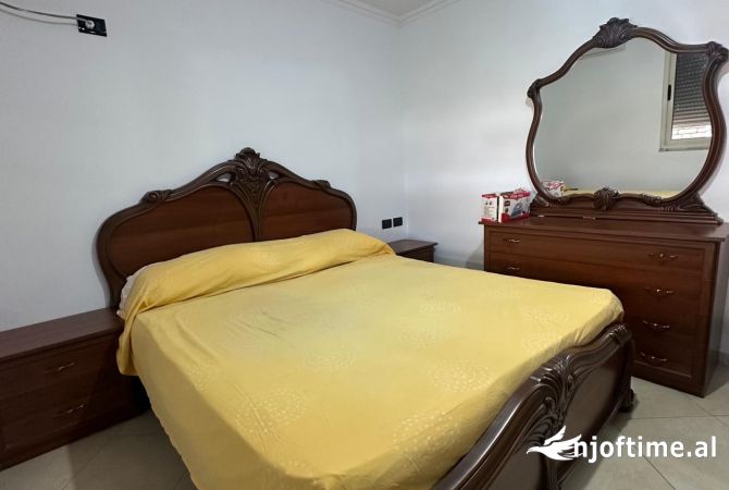 Shtepi me qera Apartament ne Tirane, 2+1, Mobilimi E mobiluar, Pagesa 500  Euro.