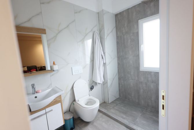 Shtepi ne shitje Apartament ne Tirane, 2+1, Mobilimi E mobiluar, Pagesa 330,000  Euro.