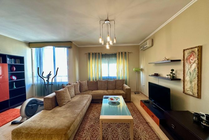 Shtepi me qera 2+1 ne Tirane - 650 Euro