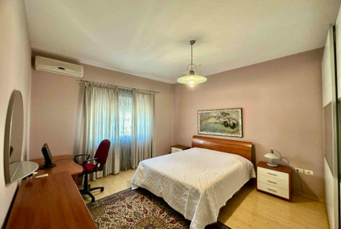 Shtepi me qera 2+1 ne Tirane - 650 Euro