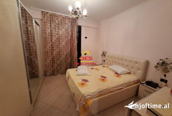 Shtepi ne shitje Apartament ne Vlore, 2+1, Mobilimi E mobiluar, Pagesa 128,700  Euro.