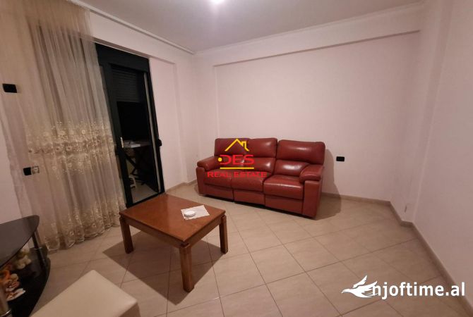 Shtepi ne shitje Apartament ne Vlore, 2+1, Mobilimi E mobiluar, Pagesa 128,700  Euro.
