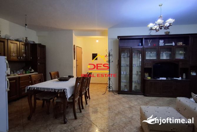 Shtepi me qera 2+1 ne Vlore - 450 Euro