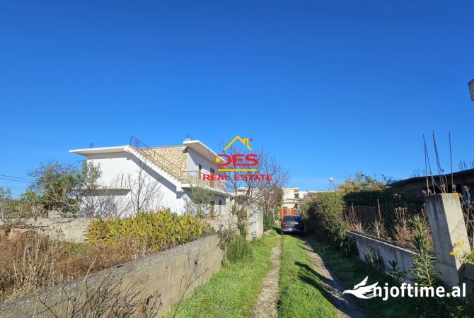 Shtepi ne shitje Shtepi Private ne Vlore, 5+1, Mobilimi Pjeserisht e mobiluar, Pagesa 150,000  Euro.