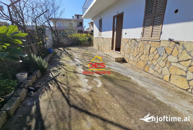 Shtepi ne shitje Shtepi Private ne Vlore, 5+1, Mobilimi Pjeserisht e mobiluar, Pagesa 150,000  Euro.