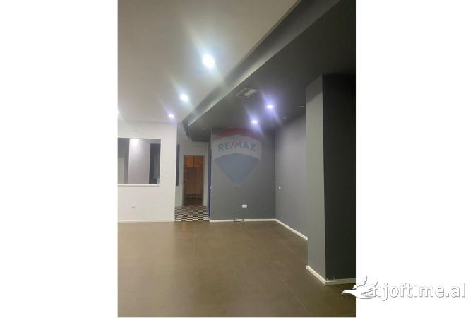 Ambient biznesi me qera 1+1 ne Tirane - 600 Euro