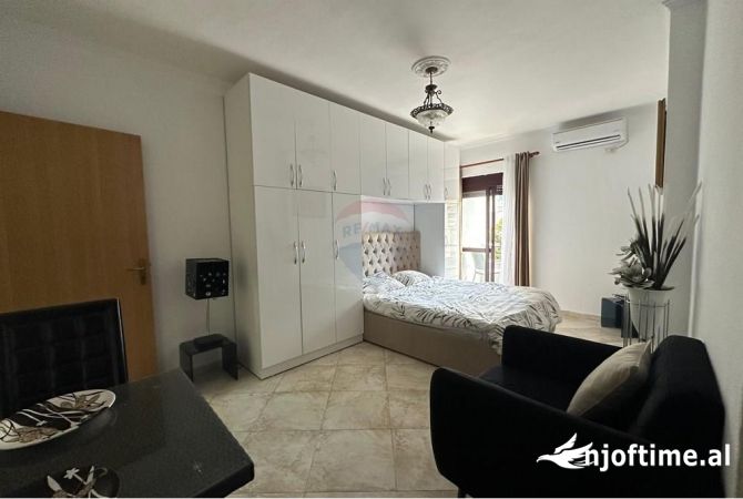 Shtepi me qera Garsoniere ne Tirane - 550 Euro