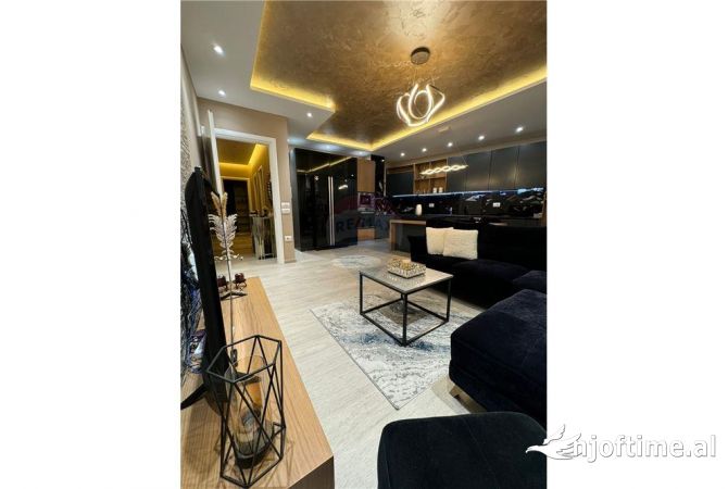 Shtepi me qera 2+1 ne Tirane - 800 Euro