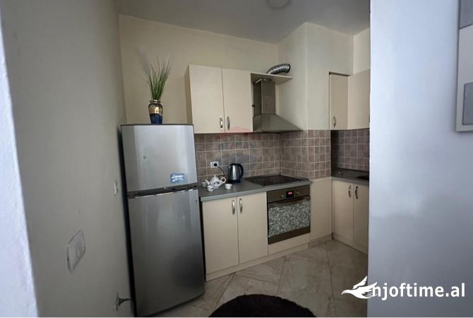 Shtepi me qera Garsoniere ne Tirane - 550 Euro