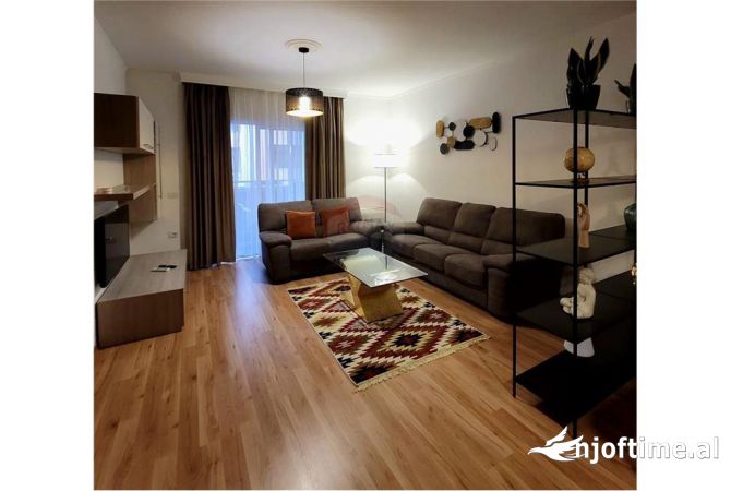 Shtepi me qera 2+1 ne Tirane - 1,200 Euro