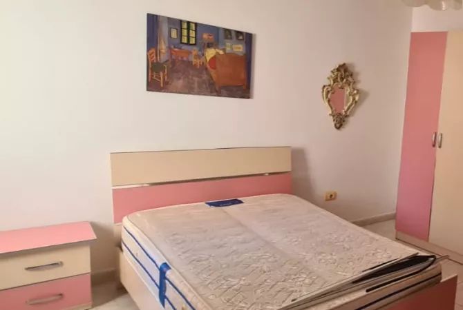 Shtepi me qera 1+1 ne Tirane - 35,000 Leke