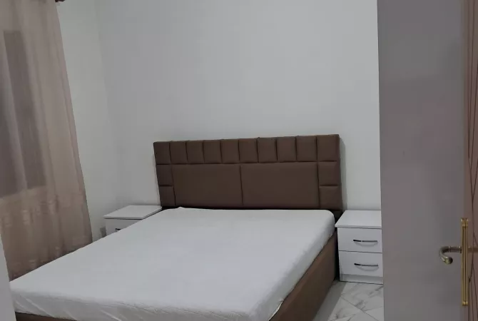 Shtepi me qera 1+1 ne Tirane - 40,000 Leke