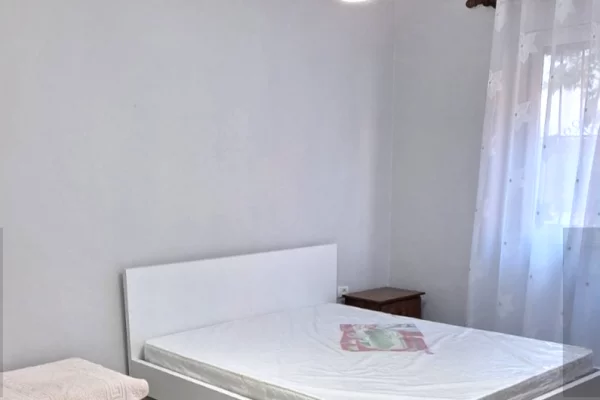 Shtepi me qera Garsoniere ne Tirane - 400 Euro