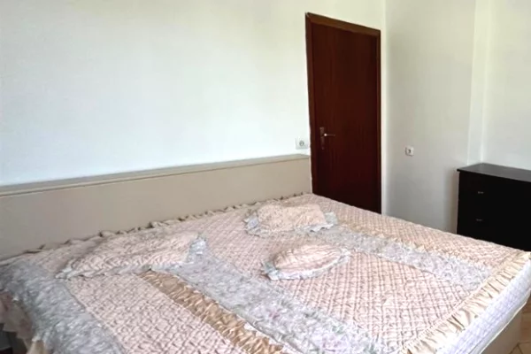 Shtepi me qera 1+1 ne Tirane - 40,000 Leke