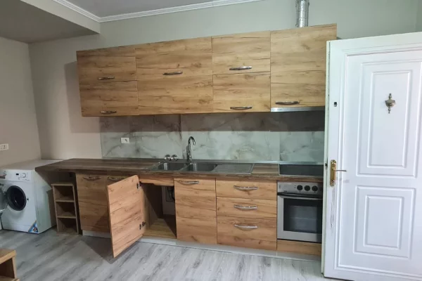 Shtepi me qera 3+1 ne Tirane - 40,000 Leke