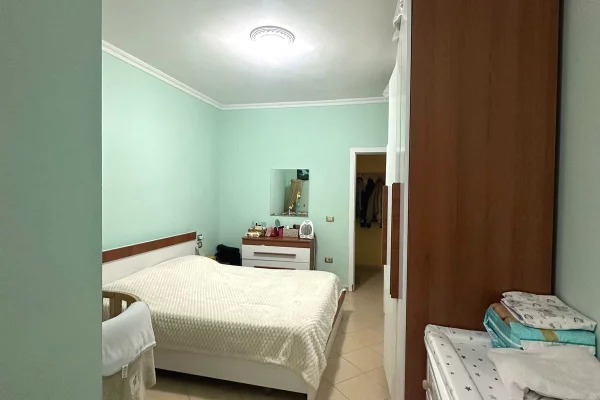 Shtepi me qera 1+1 ne Tirane - 40,000 Leke