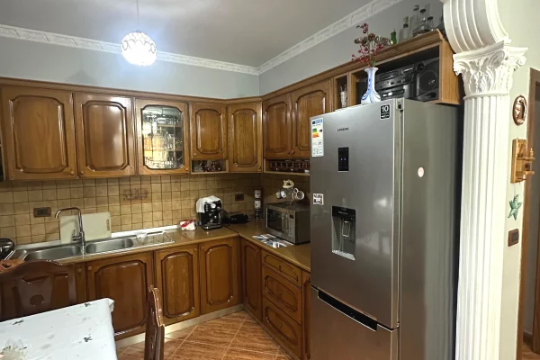 Shtepi me qera 2+1 ne Tirane - 50,000 Leke