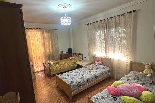 Shtepi me qera 2+1 ne Tirane - 50,000 Leke