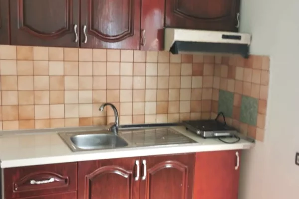 Shtepi me qera Garsoniere ne Tirane - 14,000 Leke