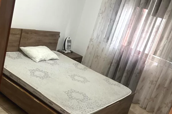 Shtepi me qera 1+1 ne Tirane - 35,000 Leke