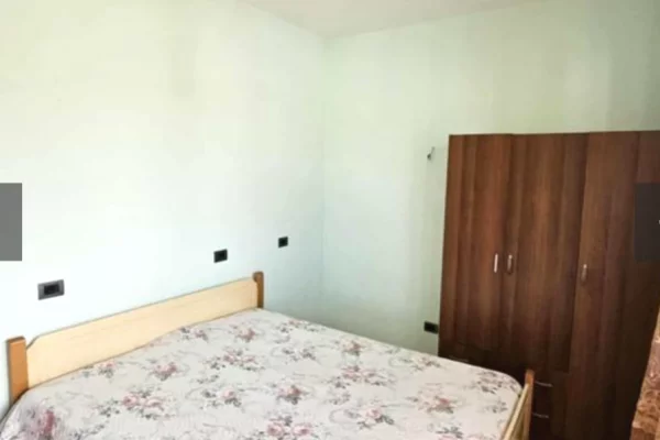 Shtepi me qera 1+1 ne Tirane - 30,000 Leke