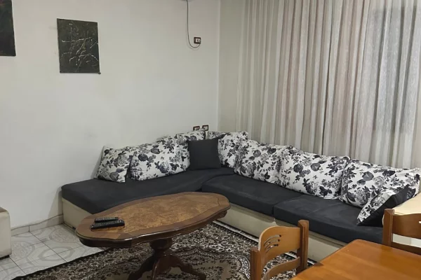 Shtepi me qera 1+1 ne Tirane - 35,000 Leke