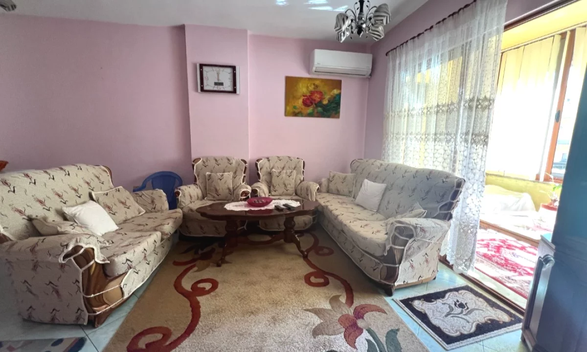 Shtepi me qera Apartament ne Tirane, 1+1, Mobilimi E mobiluar, Pagesa 35,000  Leke.