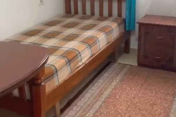 Garzoniere, 20.000 lek,Mbrapa Skrapit, Ne fund te Rruges Burgut 