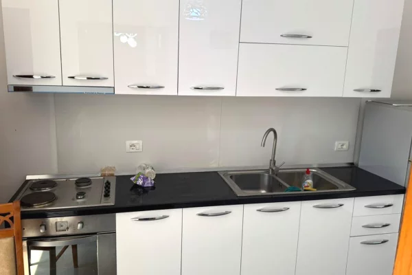 Shtepi me qera 1+1 ne Tirane - 45,000 Leke