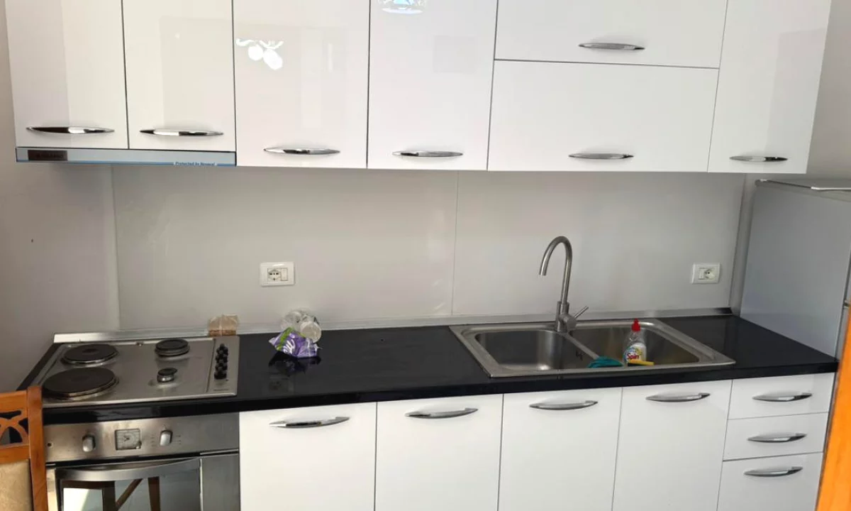 Shtepi me qera Apartament ne Tirane, 1+1, Mobilimi E mobiluar, Pagesa 45,000  Leke.