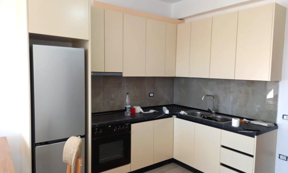 Appartamento in affitto a Tirana 1+1, Arredato