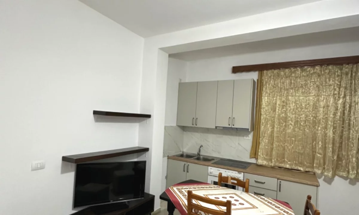 Shtepi me qera Apartament ne Tirane, 1+1, Mobilimi E mobiluar, Pagesa 35,000  Leke.