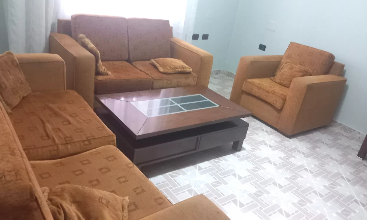 Shtepi me qera Shtepi Private ne Tirane, 1+1, Mobilimi E mobiluar, Pagesa 40,000  Leke.