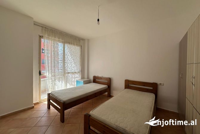 Shtepi me qera 2+1 ne Tirane - 450 Euro