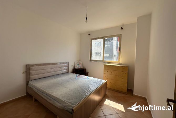 Shtepi me qera 2+1 ne Tirane - 450 Euro