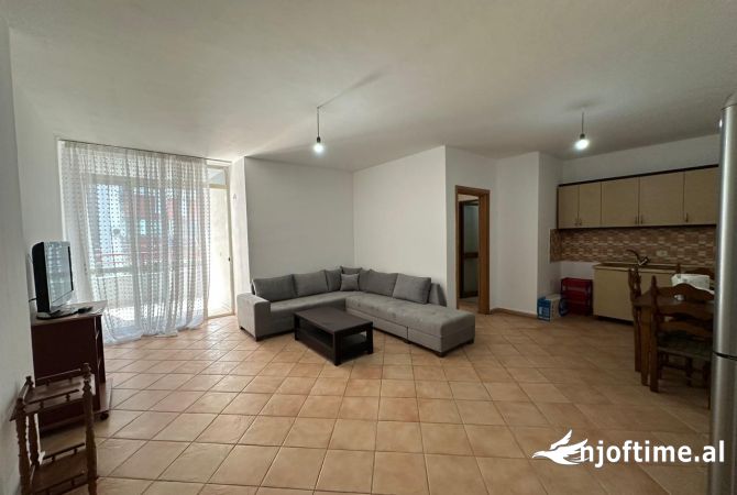 Shtepi me qera 2+1 ne Tirane - 450 Euro