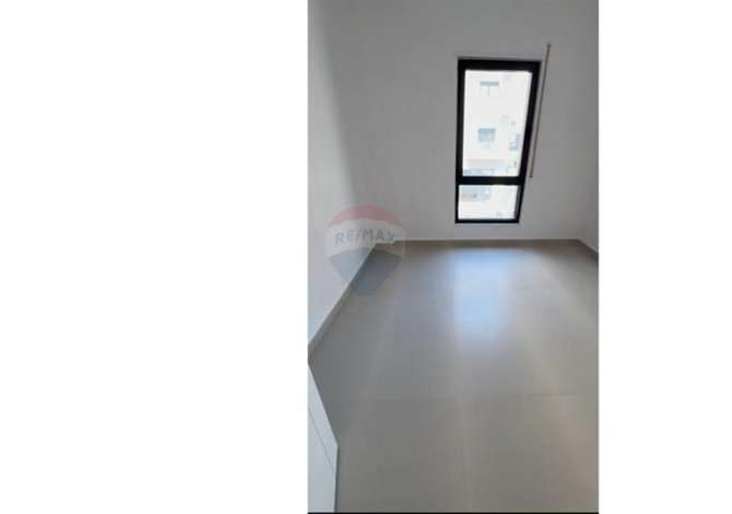 Jepet me qira ambient per zyra ne Porcelan