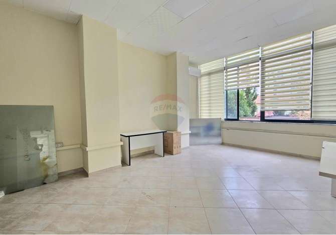 Ambient biznesi me qera 3+1 ne Tirane - 900 Euro