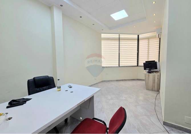 Zyre 190 m2 te 21 Dhjetori