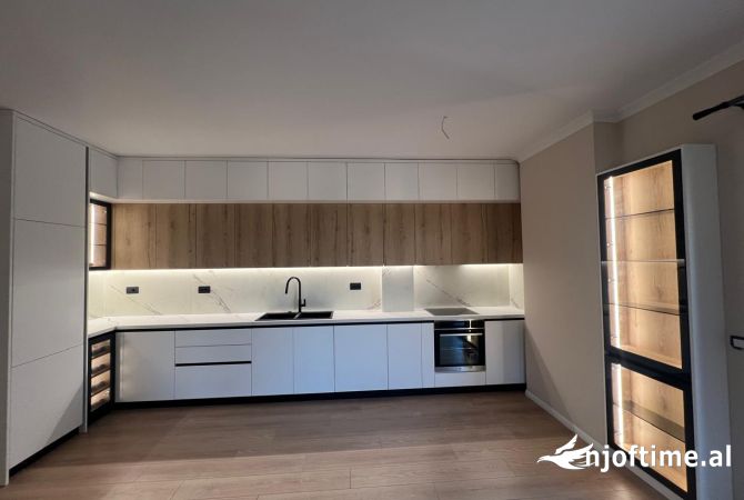 Shtepi me qera 2+1 ne Tirane - 1,000 Euro