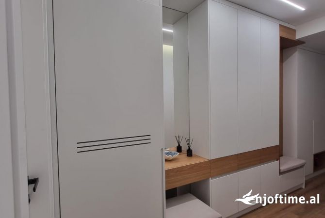 Shtepi me qera 2+1 ne Tirane - 1,000 Euro