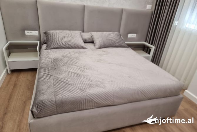 Shtepi me qera Apartament ne Tirane, 2+1, Mobilimi E mobiluar, Pagesa 1,000  Euro.