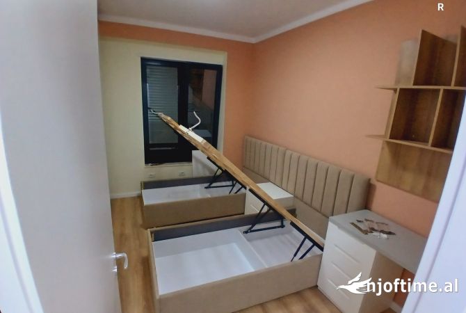 Shtepi me qera Apartament ne Tirane, 2+1, Mobilimi E mobiluar, Pagesa 650  Euro.