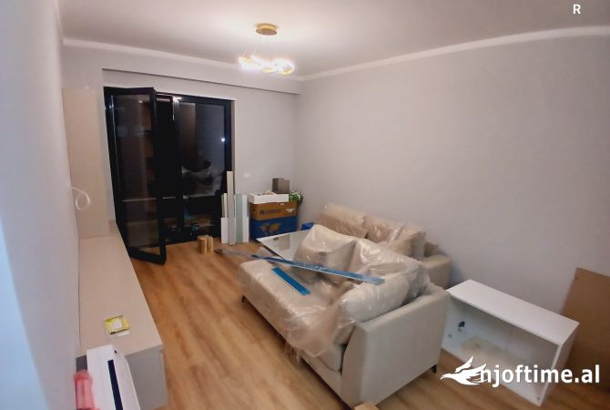 Shtepi me qera Apartament ne Tirane, 2+1, Mobilimi E mobiluar, Pagesa 650  Euro.